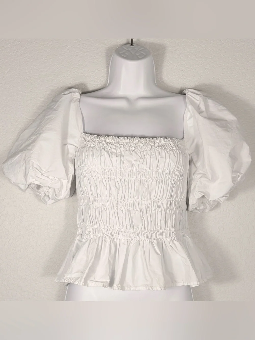 ASTR Women’s SMALL White Smocked Puff Sleeve Peplum Top